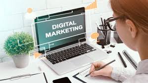 what is a digital marketing strategist